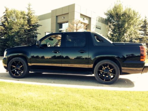 2011 chevy avalanche lt 36,000 miles original owner