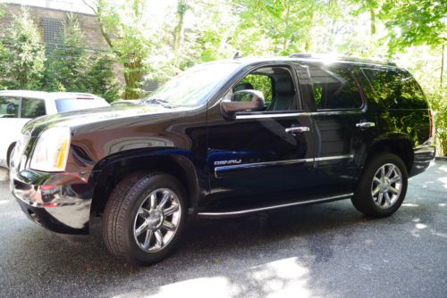 2011 gmc yukon denali black/black new condition!!  perfect for export!