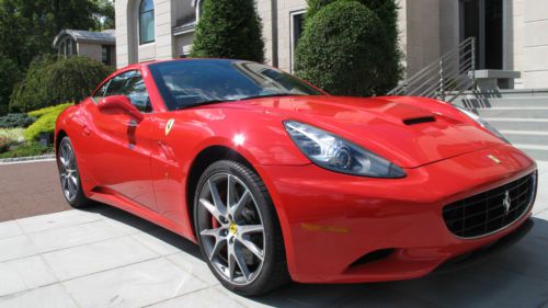 2011 ferarri california convertible -super clean