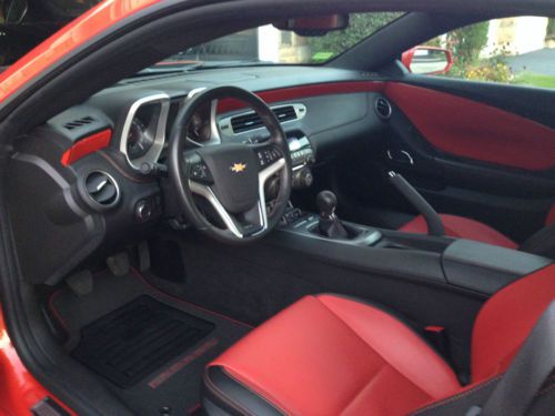2012 Chevrolet Camaro SS Coupe 2-Door 6.2L, image 2
