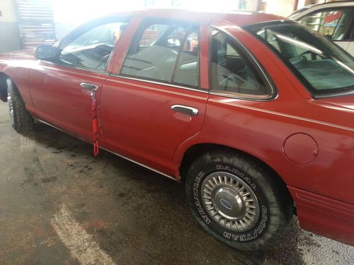 1997 ford crown victoria base sedan 4-door 4.6l