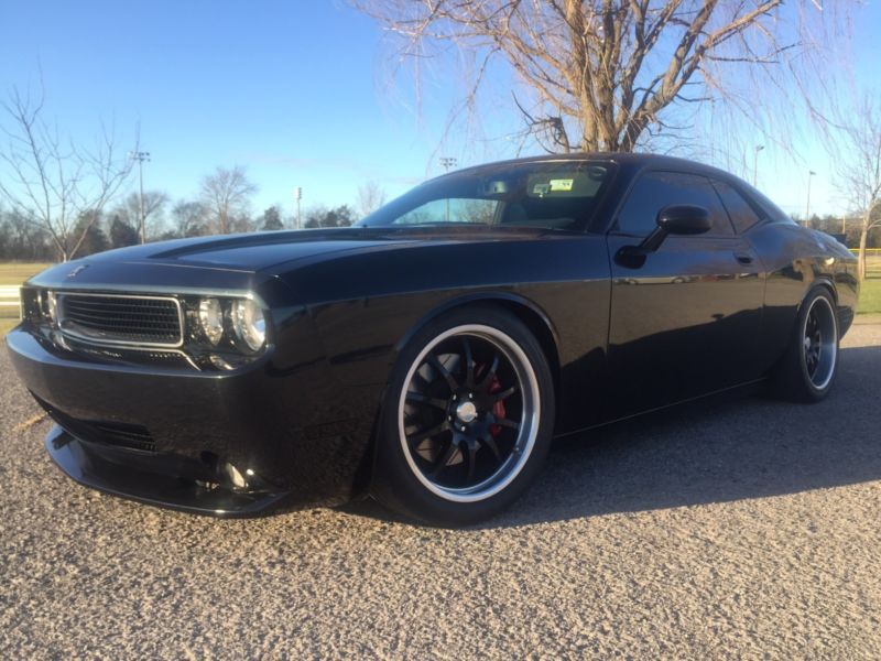 2008 dodge challenger srt8