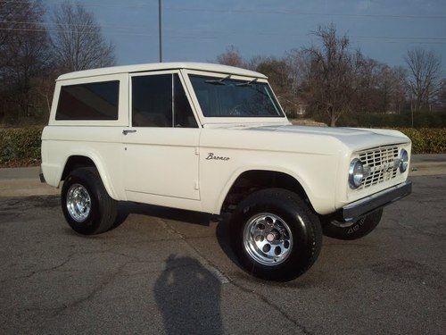 1976 ford bronco beautiful original wimbledon white automatic daily driver,nice!