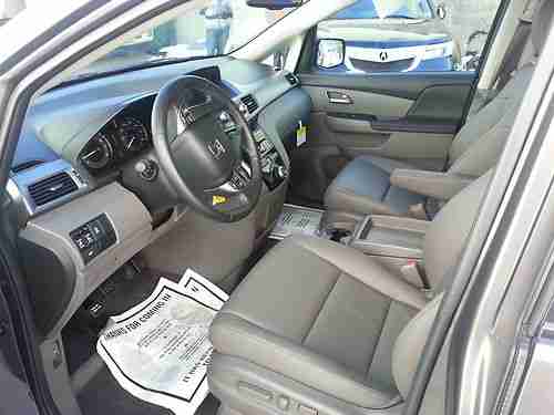 NO RESERVE 2010 2011 2012 2013 HONDA TOYOTA SIENNA CHRYSLER CARAVAN NISSAN QUEST, image 3