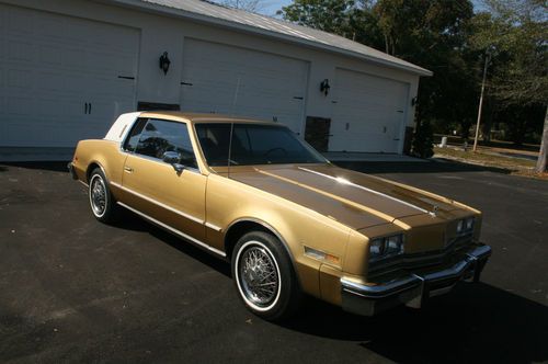 Rare condition  oldmobile toronado-never smoked in-dad's car stunning car