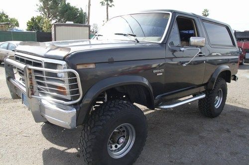 1986 ford bronco xlt,custom/eddie bauer,lifted 4wd 6 cylinder manual transmision