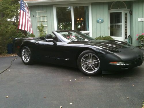 2004 chevrolet corvette convertible triple black (interior,exterior and top)