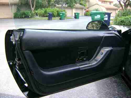 1990 Corvette -  Rare Blk/Blk  w/ FX3 / G92 - 9000 orig. mi. All Orig - Like New, image 9