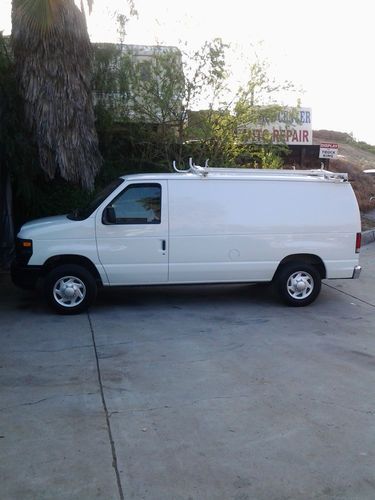 2011 ford e-150 base standard cargo van 3-door 4.6l