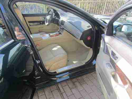 2011 Jaguar XF Premium Sedan 4-Door 5.0L, image 8