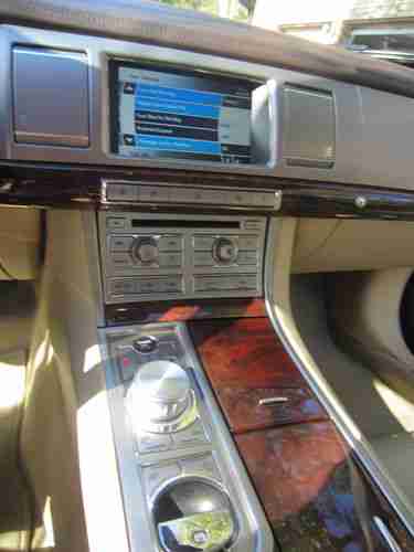 2011 Jaguar XF Premium Sedan 4-Door 5.0L, image 14
