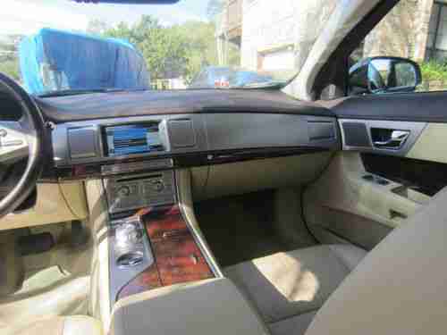2011 Jaguar XF Premium Sedan 4-Door 5.0L, image 18