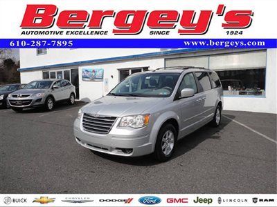 Touring 7 passenger heated seats leather rear seat dvd sirius tv usb aux swivel