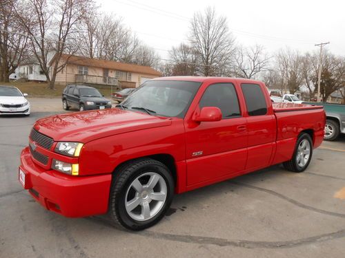 2004 chevrolet silverado 1500 ss extended cab pickup 4-door 6.0l 24,824 miles