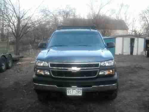 2006 Chevrolet Silverado 2500 HD LT Crew Cab Pickup 4-Door 6.6L, image 3
