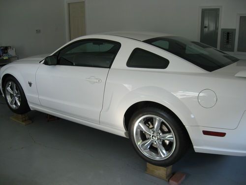 2009 ford mustang gt coupe 2-door 4.6l