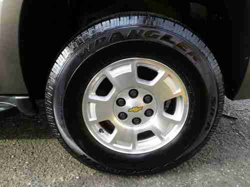 2011 Chevrolet Suburban 1500 LT Sport Utility 4-Door 5.3L, US $35,500.00, image 6