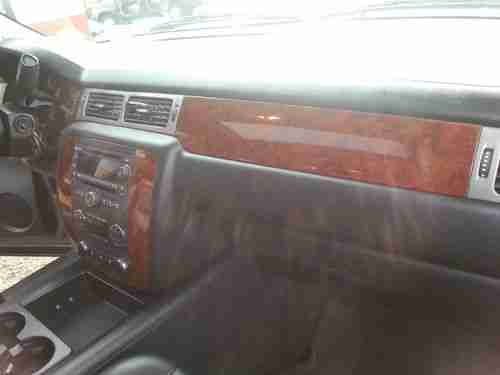 2011 Chevrolet Suburban 1500 LT Sport Utility 4-Door 5.3L, US $35,500.00, image 13