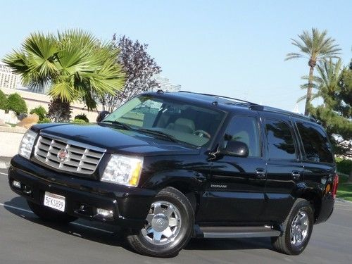 2004 cadillac escalade luxury only 29k. navigation sunroof 3rd seat *no reserve*