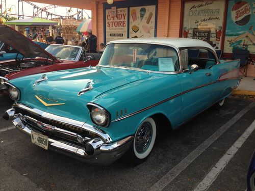 Beautiful restored 1957 chevrolet belair 2 door hardtop resto mod  (55 56 57)