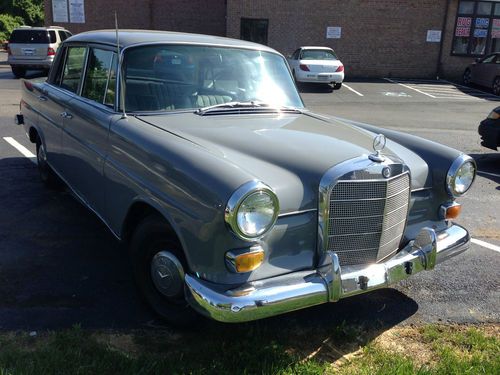 Mercedes benz 1967 230 2 owner car, 76000 original miles, no reserve