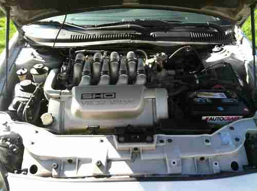 1999 Ford Taurus SHO Sedan 4-Door 3.4L, image 3