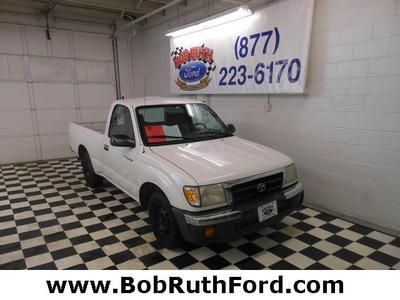 Base manual truck 2.4l 2 wheel drive 2 owners no accidents