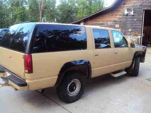 1994 Chevrolet Suburban - Brand new motor!  Runs and drives great!, image 12