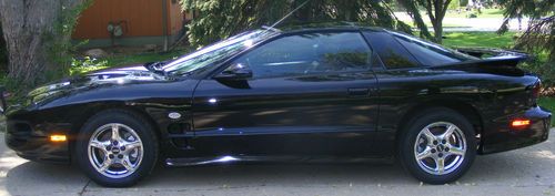 2002 pontiac firebird trans am coupe 2-door 5.7l nhra edition