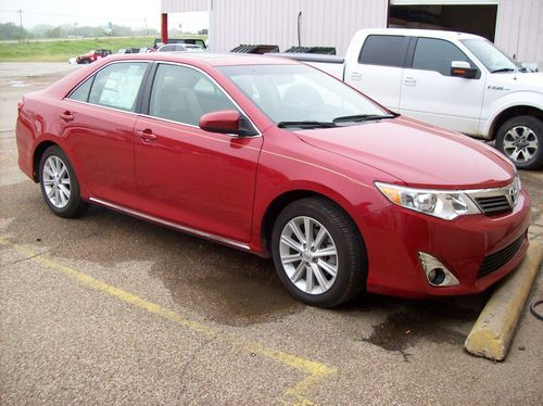 2012 toyota camry xle v6 loaded nav jbl sunroof blind spot etc