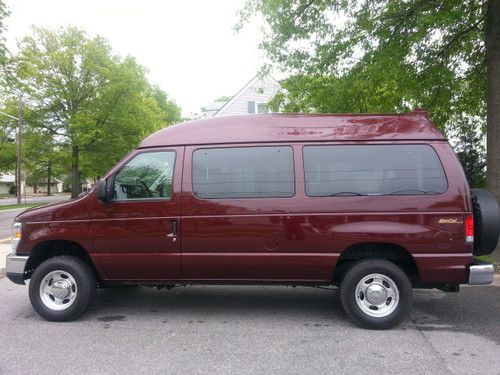 2011 ford e-150 xl standard passenger van 3-door 5.4l - low reserve!