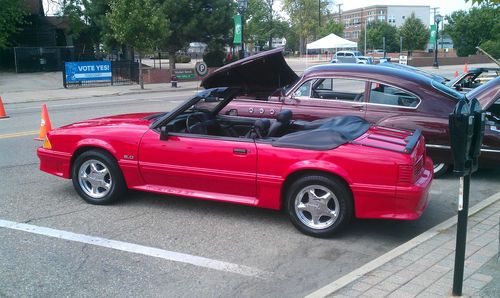 1991 Ford Mustang GT Convertible 2-Door 5.0L, image 2