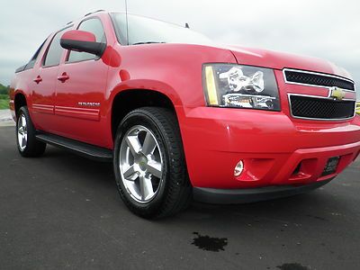 4x4 5.3 v-8 victory red moonroof 20"s bose gm certified 23k one owner tow packag