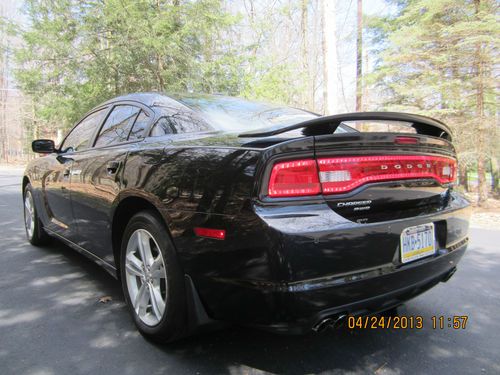 Awsome  2011 charger r/t max edition awd! rare car brilliant black crystal pearl