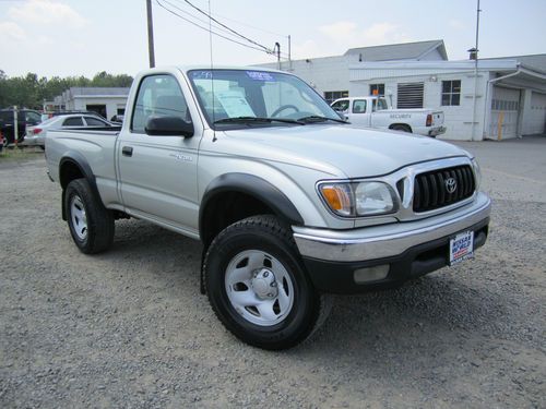 2004 toyota tacoma sr5 4x4. 5 speed