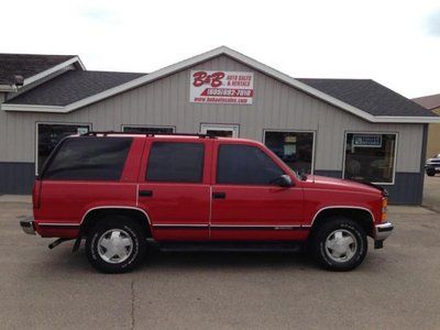 5.7l 4x4 auto, red, local trade, drives great, ls,we finance