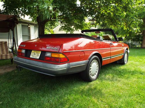 1988 red saab 900 turbo convertible 2-door in very good condition !!!
