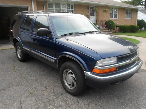 2001 chevy blazer lt*4 door*4x4* loaded* pwr moonroof*runs great