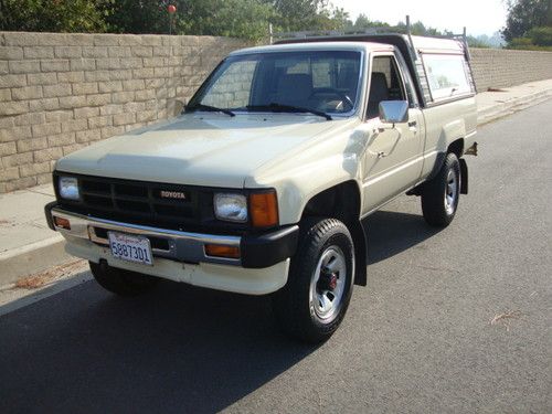 1986 toyota 4x4 22r 96k original miles old man original truck pickup nice!