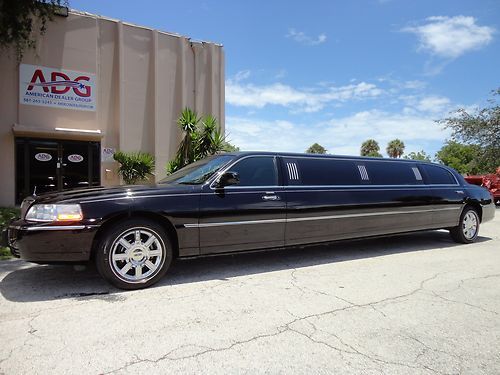 2008 lincoln towncar 120" executive icon limousine -low mileage & mint condition