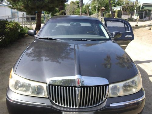 2001 lincoln town car signature sedan 4-door 4.6l