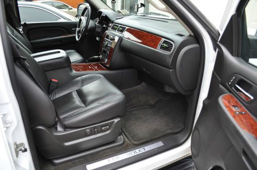 2009 Chevrolet Suburban K1500 LTZ, Black Interior, Only 36300 miles! Mint!, image 11