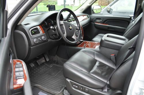 2009 Chevrolet Suburban K1500 LTZ, Black Interior, Only 36300 miles! Mint!, image 12