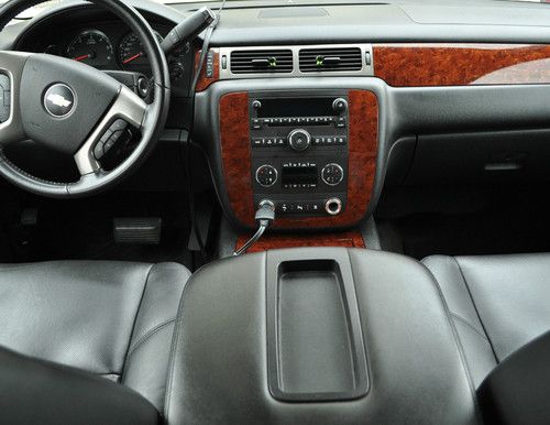2009 Chevrolet Suburban K1500 LTZ, Black Interior, Only 36300 miles! Mint!, image 22
