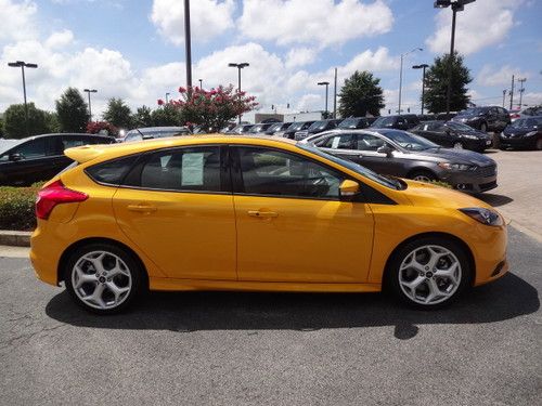 New 2013 ford focus st hatchback - tangerine