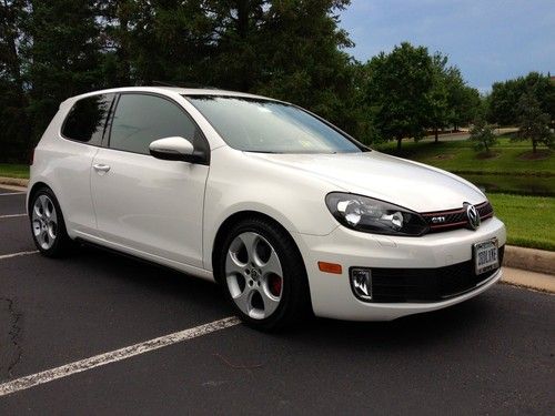 2010 volkswagen gti base hatchback 2-door 2.0l