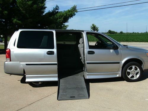 2008 chevy uplander handicap wheelchair van ***1 owner*****