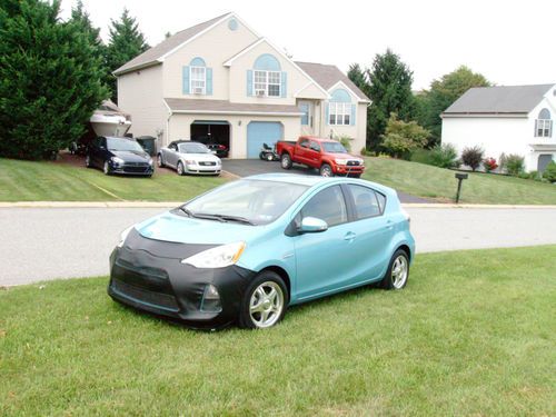 2012 toyota prius c base hatchback 4-door 1.5l