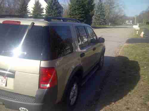 2004 Ford Explorer XLS Sport 4x4, image 2