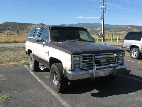 1987 k5 blazer runs, moves, parts truck,no floor or deep rust